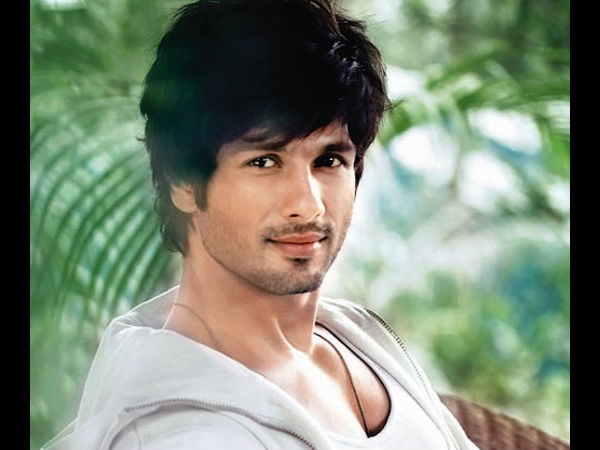 Actor Shahid Kapoor demanded more pay as Actor Ranveer singh Actor Shahid Kapoor demanded more pay as Actor Ranveer singh