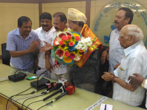 ಬರಗೂರು ರಾಮಚಂದ್ರಪ್ಪ ಕುರಿತು...