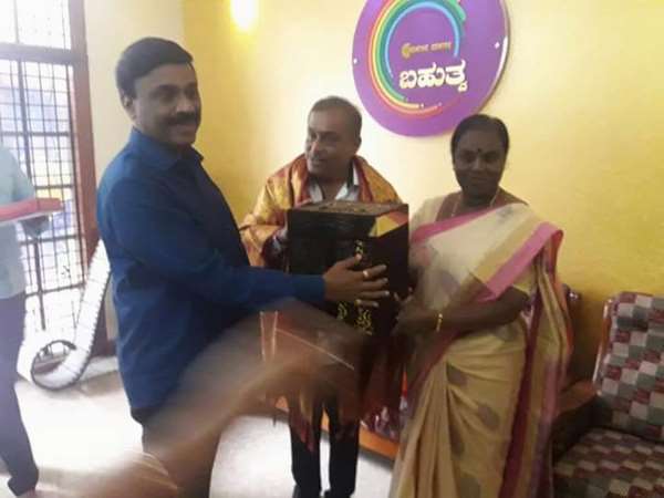ಹಂಸಲೇಖ ಕುಟುಂಬಕ್ಕೆ ಆಹ್ವಾನ