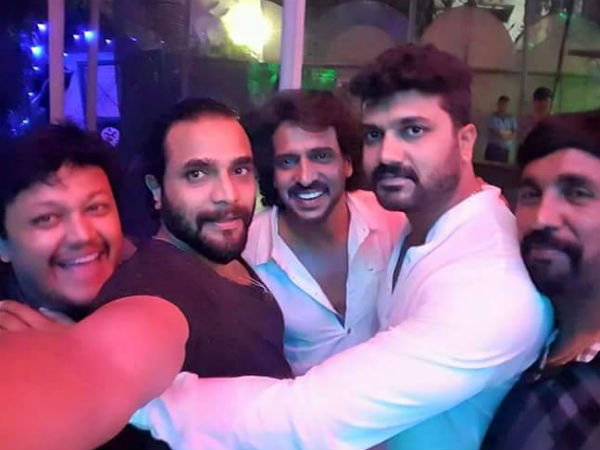 ಸ್ಟಾರ್ಸ್ ನಟರ ಸೆಲ್ಫಿ