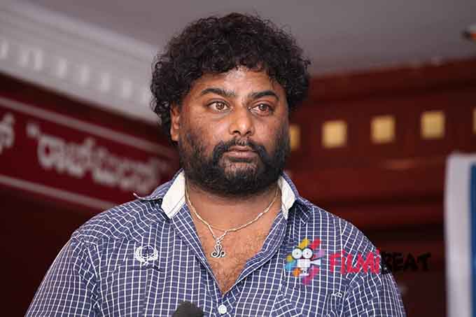 ಮೂರು ಗಂಟೆಗಳಲ್ಲಿ....