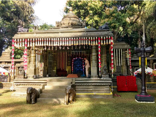 ದೇವಸ್ಥಾನದ ಮದುವೆ ಮಂಟಪ