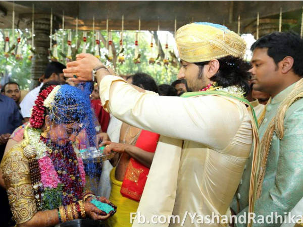 ವರ ಯಶ್ ಮೊಗದಲ್ಲಿ ಮಂದಹಾಸ