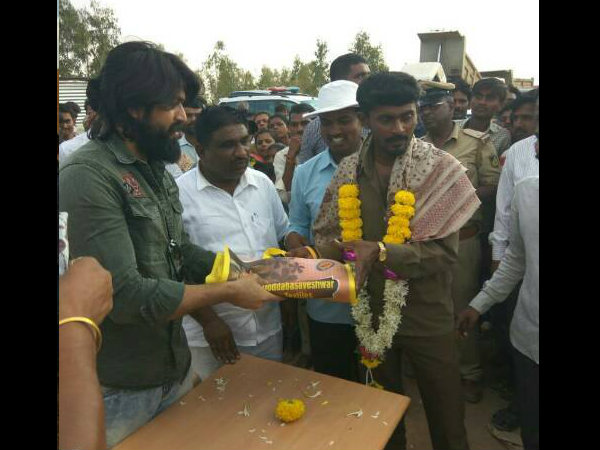 ಕಾರ್ಮಿಕರಿಗೆ ಯಶ್ ಸನ್ಮಾನ