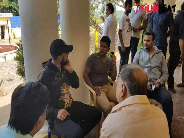 ಅಂದು 'ರಾಜಕುಮಾರ' ಸೆಟ್ ನಲ್ಲಿ ಸುದೀಪ್!