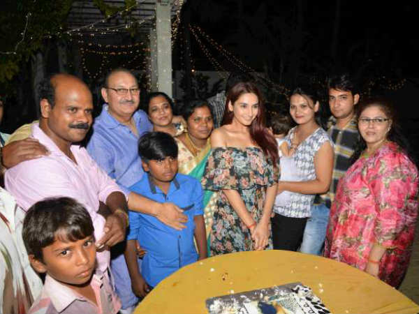 ಆಪ್ತರಿಗೆ ಮಾತ್ರ