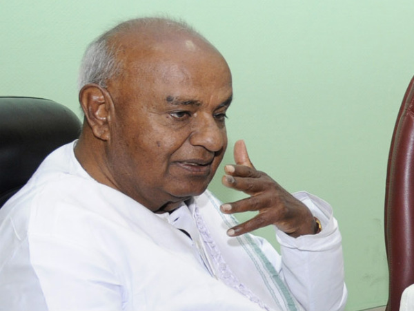 ಇಂಟರ್ವಲ್ ನಲ್ಲಿ ಭಾವುಕರಾದ ಎಚ್.ಡಿ.ದೇವೇಗೌಡರು