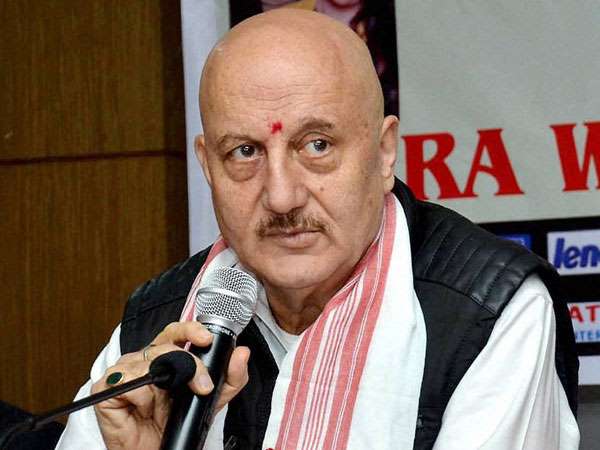 ಮನಮೋಹನ್ ಸಿಂಗ್ ಪಾತ್ರದಲ್ಲಿ ಯಾರು?