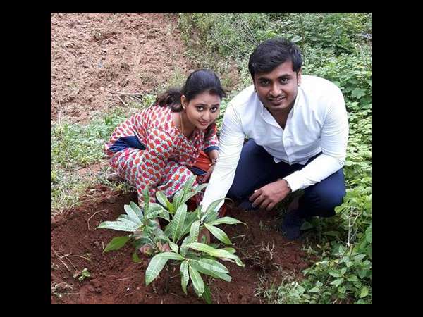 ಸಸಿ ನೆಟ್ಟ ನವ ದಂಪತಿ