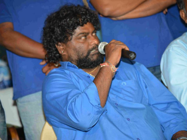 ಸಿನಿಮಾ ನೋಡಿದವರಿಗೂ ಉಗಿದ ಹುಚ್ಚ ವೆಂಕಟ್