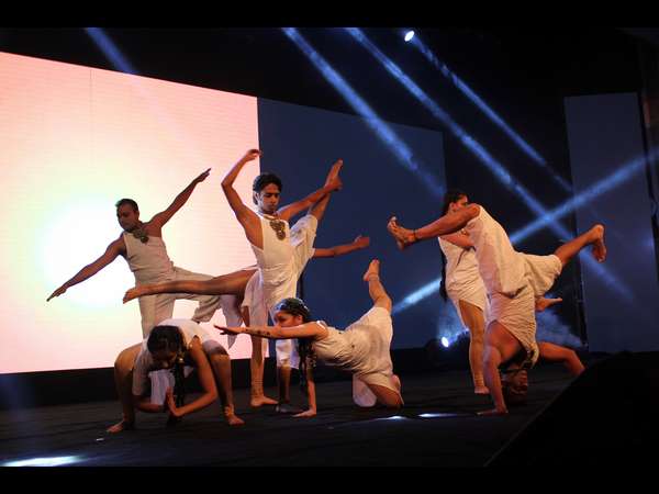 ಡ್ಯಾನ್ಸ್ ಪರ್ಫಾಮೆನ್ಸ್