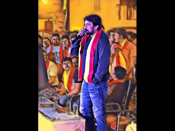 ರಾಜಕೀಯ ಪ್ರವೇಶ ಮಾಡದಿರಲು ಒತ್ತಾಯ