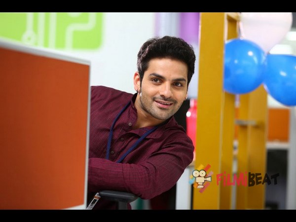 ನಗಿಸುತ್ತಲೇ ಭಾವುಕ ಜಗತ್ತಿಗೆ ಕರೆದೊಯ್ಯುವ ರಾಜು: ವಿಜಯ ಕರ್ನಾಟಕ