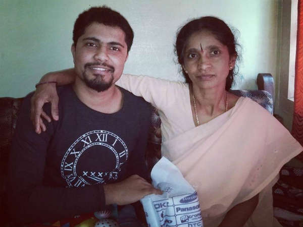 ಅಮ್ಮನಿಗೆ ಉಡುಗೊರೆ ಕೊಟ್ಟ ಒಳ್ಳೆಯ ಹುಡುಗ
