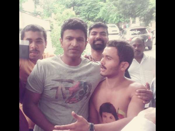ಎದೆ ಮೇಲೆ ಪವರ್ ಸ್ಟಾರ್ ಚಿತ್ತಾರ