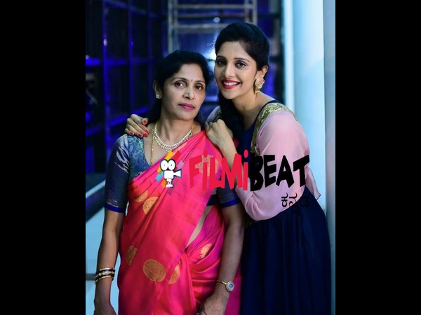 ಮಗಳಂತೆ ಅಮ್ಮನೂ ಸುಂದರಿ