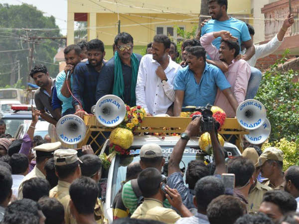 ಸಿದ್ದರಾಮಯ್ಯ ಗೆ ಹ್ಯಾಟ್ಸ್ ಆಫ್ ಹೇಳಬೇಕು.!
