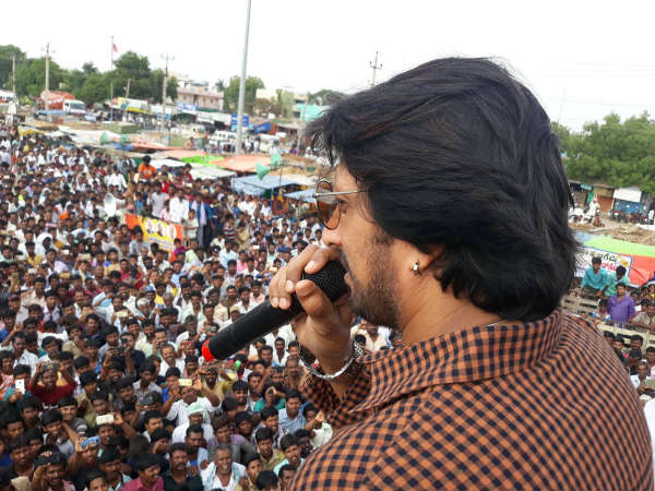 ಮಕ್ಕಳಿಗೆ ಉಡುಗೊರೆ ತೆಗೆದು ಕೊಡಲು ಹಣ