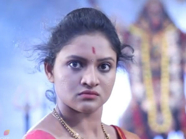 ಮಹಾಕಾಳಿ ಅವತಾರವೆತ್ತಿದ್ಲ ಗೌರಿ.?