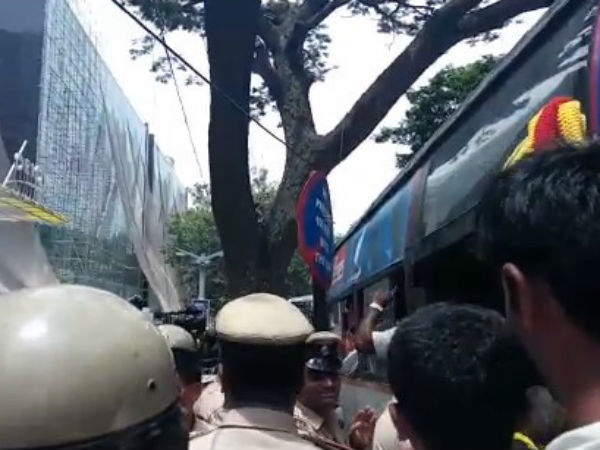 'ಜುರಾಸಿಕ್ ವರ್ಲ್ಡ್' ಚಿತ್ರ ಪ್ರದರ್ಶನ