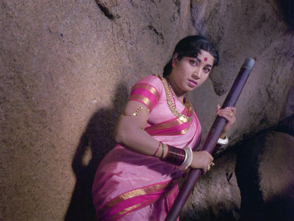 'ನಾಗರಹಾವು' ಚಿತ್ರದಲ್ಲಿ ಚಿತ್ರದುರ್ಗದ ಅನಾವರಣ