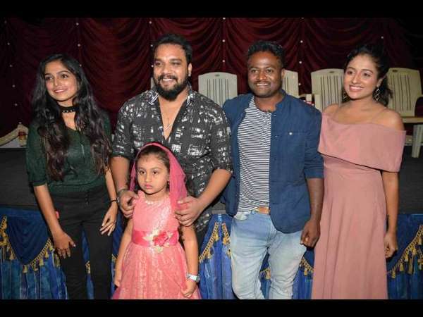 Prayanikara Gamanakke Movie Review - Times of India