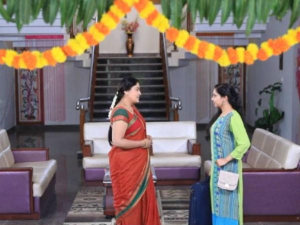 ಗೊತ್ತಾಗದ ಹಾಗೆ ಬಟ್ಟೆ ಸಾಗಿಸಿದ ಲಕ್ಷ್ಮಿ