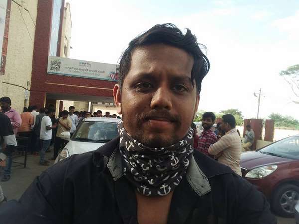 ಸೆಕ್ಯೂರಿಟಿ ಕೈನಲ್ಲಿ ಸಿಕ್ಕಿ ಬಿದ್ದ