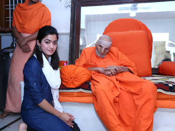 ಮಠದಲ್ಲಿ ಕಾಣಿಸಿಕೊಂಡ ರಶ್ಮಿಕಾ