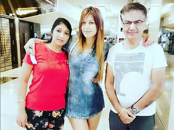 ಮನೆಯಿಂದ ಹೊರಗೆ ಹೋಗಲು ಸಾಧ್ಯ ಆಗುತ್ತಿಲ್ಲ