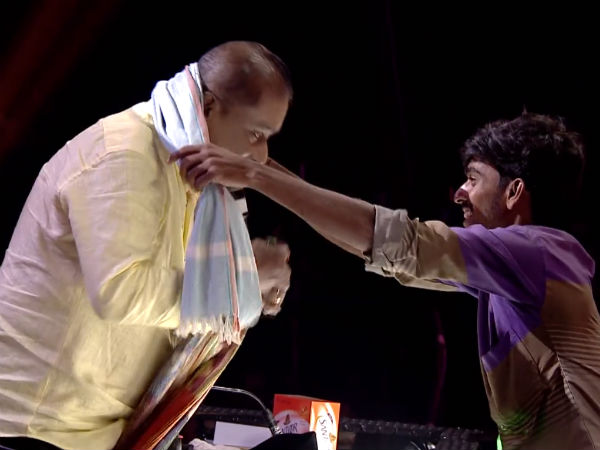 ಹಂಸಲೇಖ ಹೆಗಲೆ ಮೇಲೆ ಕುರಿ ಕಾಯೋ ಹುಡುಗನ ಟವೆಲ್