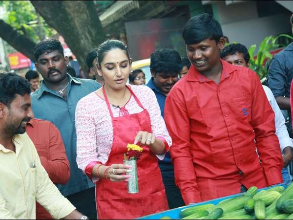 ಅಂಧ ಹುಡುಗನಿಗೆ ರಾಗಿಣಿ ಸಹಾಯ