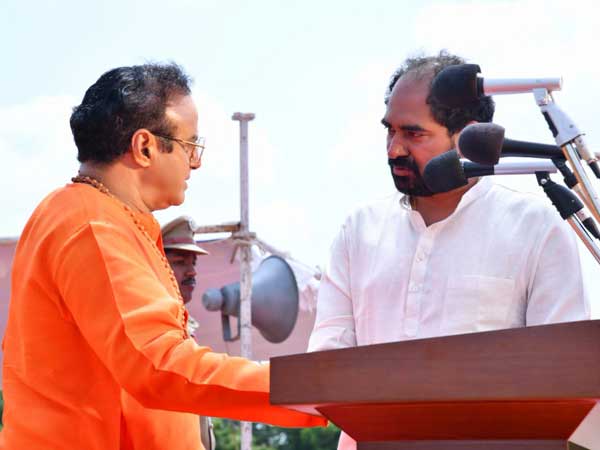 ಡೈರೆಕ್ಟರ್ ಕ್ರಿಶ್ ಮತ್ತು ತಂಡ