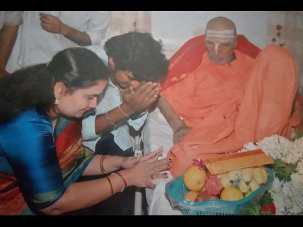 ಅಲ್ಲಿಂದಲೇ ನಮಗೆ ಆಶೀರ್ವಾದ ಮಾಡುತ್ತಾರೆ