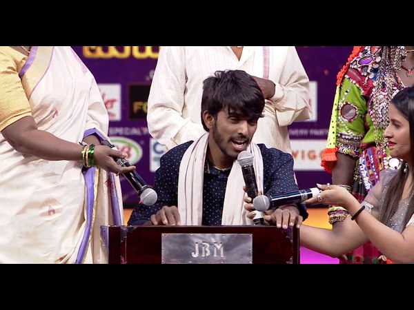 ಹಾರ್ಮೋನಿಯಂ ಉಡುಗೊರೆ