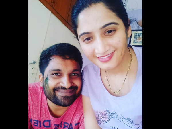 ಪತ್ನಿ ಜೊತೆ ಹೋಳಿ ಸಂಭ್ರಮಿಸಿದ ಪವನ್ ಒಡೆಯರ್
