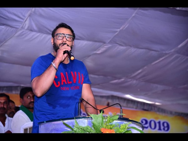 ಮನೆ ಮೇಲೆ ಕಲ್ಲು ತೂರಾಟ ಮಾಡಿದ್ದು ಯಾರು?