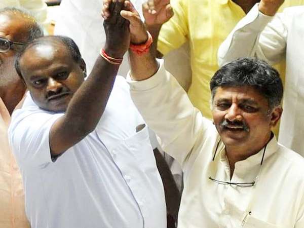 ರಾಜಕೀಯ ಜೋಡೆತ್ತುಗಳಿಗೆ ಸವಾಲೆಸೆದ ಸುಮಲತಾ
