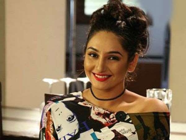 ರಾಗಿಣಿ ಜೊತೆ ನೀನ್ಯಾಕೆ ಸುತ್ತಾಡ್ತಿಯಾ?