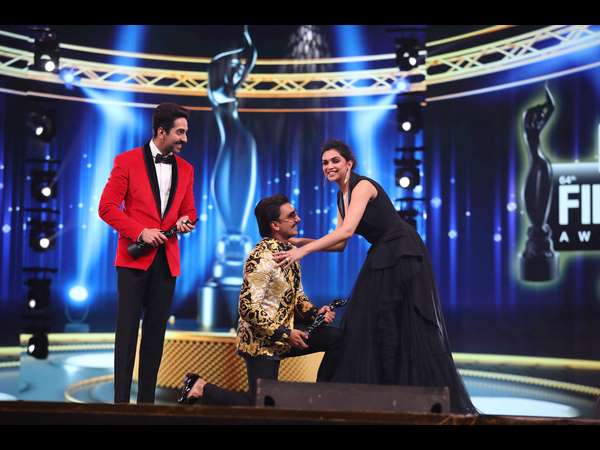 Alia Bhatt and Ranbir Kapoor wins Filmfare Awards 2019 Alia Bhatt and Ranbir Kapoor wins Filmfare Awards 2019