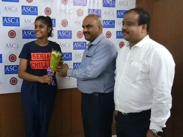 ಪರೀಕ್ಷೆ ಬರೆದಾಗ ಎಷ್ಟು ಮಾರ್ಕ್ಸ್ ಬರಬಹುದು ಅಂತ ನಿನಗೆ ಅನಿಸಿತ್ತು ?