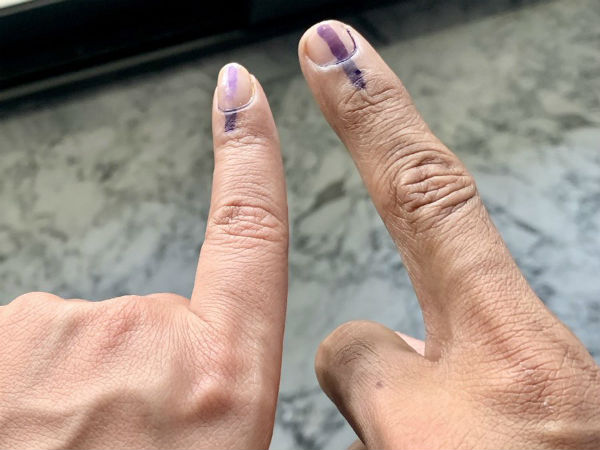 ವೋಟ್ ಮಾಡಿದ ರಾಮ್ ಚರಣ್ ದಂಪತಿ