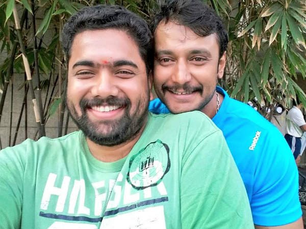 ರಾಬರ್ಟ್ ಚಿತ್ರದ ಥೀಮ್ ಪೋಸ್ಟರ್