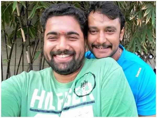 ರಾಬರ್ಟ್ ಪೋಸ್ಟರ್ ಏನು ಹೇಳ್ತಿದೆ?