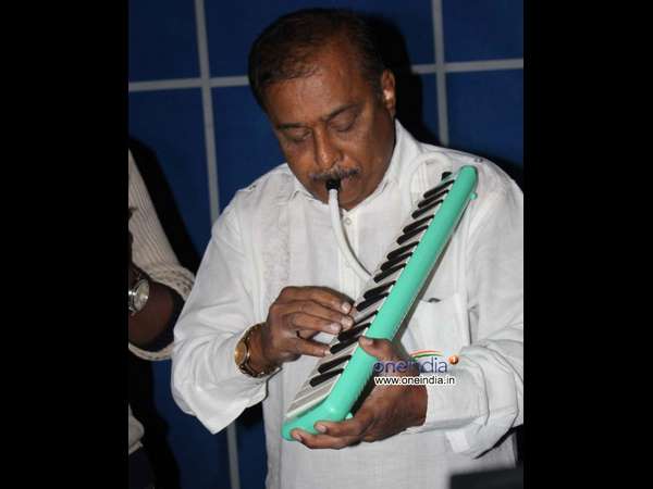 ಒಂದು ಸಾವಿರ ಮಂದಿಯಿಂದ ಗಾನ ಶುಭಾಶಯ