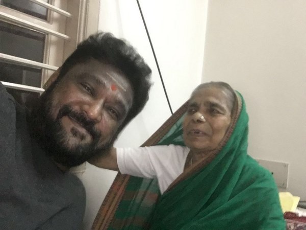 ಜನ್ಮ ನೀಡಿದ್ದು ನಂಜಮ್ಮ, ಸಾಕಿದ್ದು ಮೋರು ಬಾಯ್