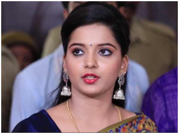 ಟೀಚರ್ ಆಗಿದ್ದ ಜಾನಕಿ ಈಗ ಐಎಎಸ್ ಅಧಿಕಾರಿ