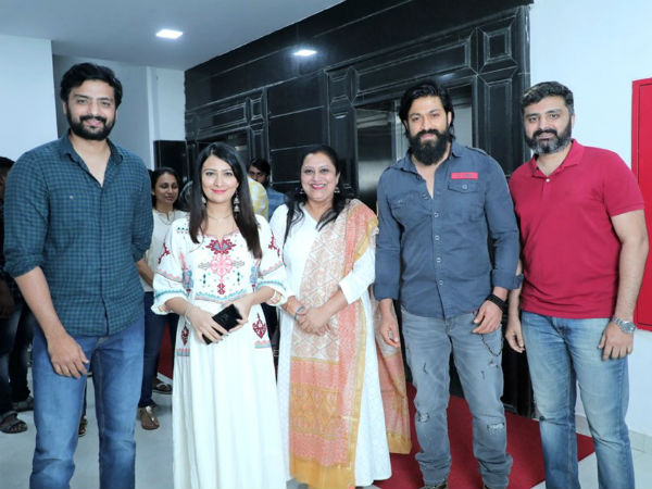 ಇದೀಗ ನಿಮಗೆ ಸಿಕ್ಕ ಅನುಭವದ ಪ್ರಕಾರ ಎರಡು ಚಿತ್ರೋದ್ಯಮಗಳ ನಡುವಿನ ವ್ಯತ್ಯಾಸವೇನು?