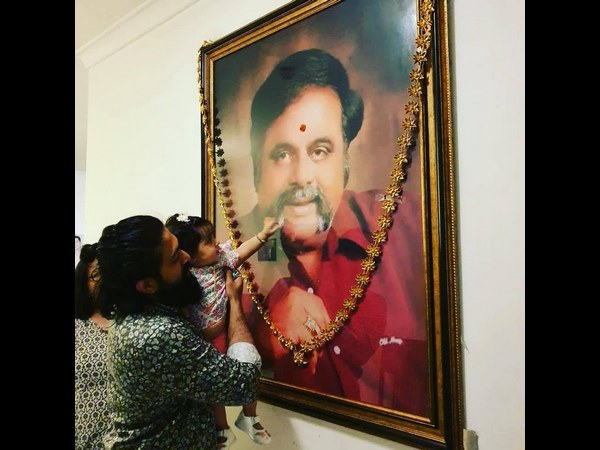 ಯಶ್ ಮಗಳ ಜೊತೆ ಆಟವಾಡಿದ ಸುಮಲತಾ