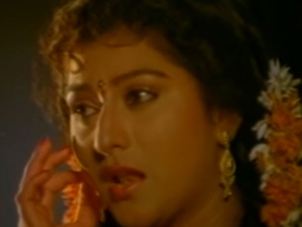 ಕೇಳಿಸದೆ ಕಲ್ಲು ಕಲ್ಲಿನಲಿ...